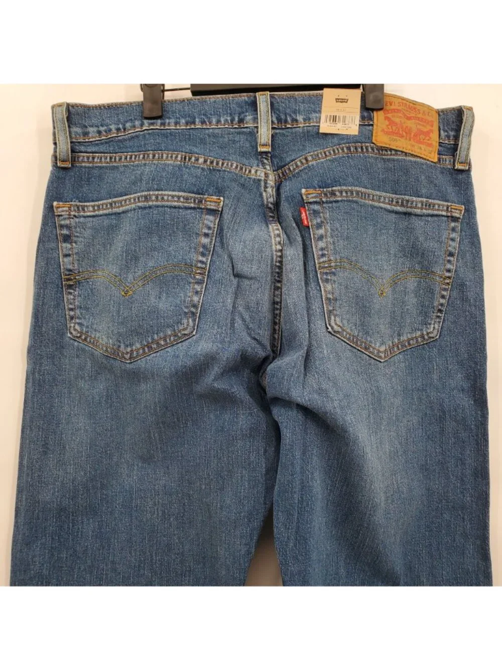 Levi's 505 Regular Ease Regular Straight Leg Midweight Jeans Men Size 36x32 NWT